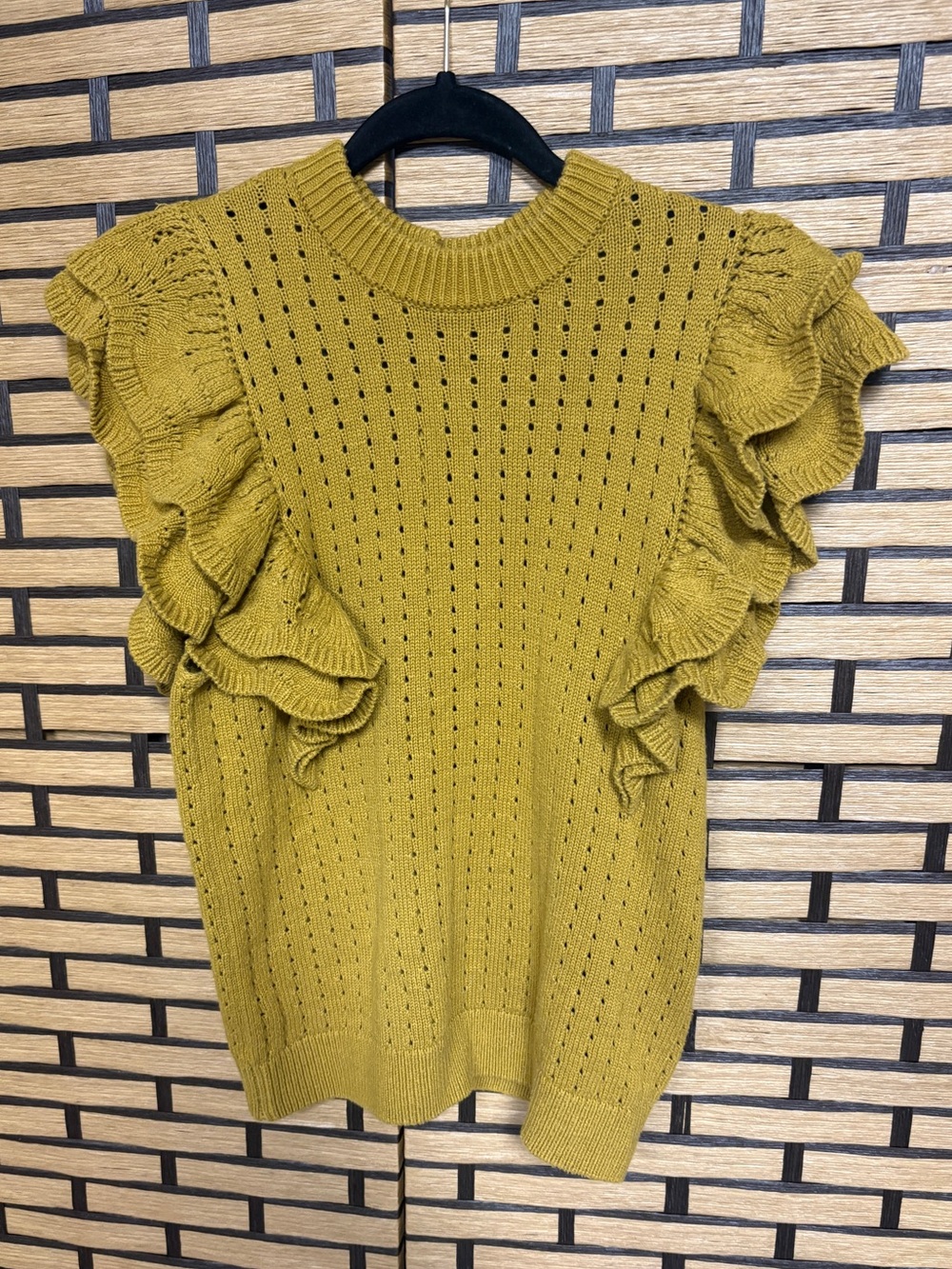 Who what wear chartreuse open knit button back short sleeve sweater size medium